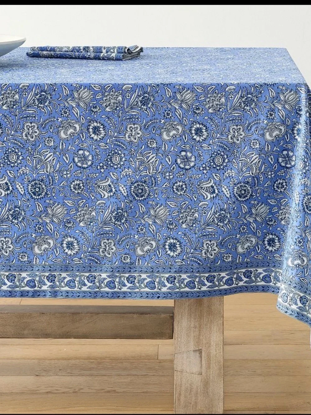Pottery Barn Cornflower Blue Tamara Block Print Tablecloth